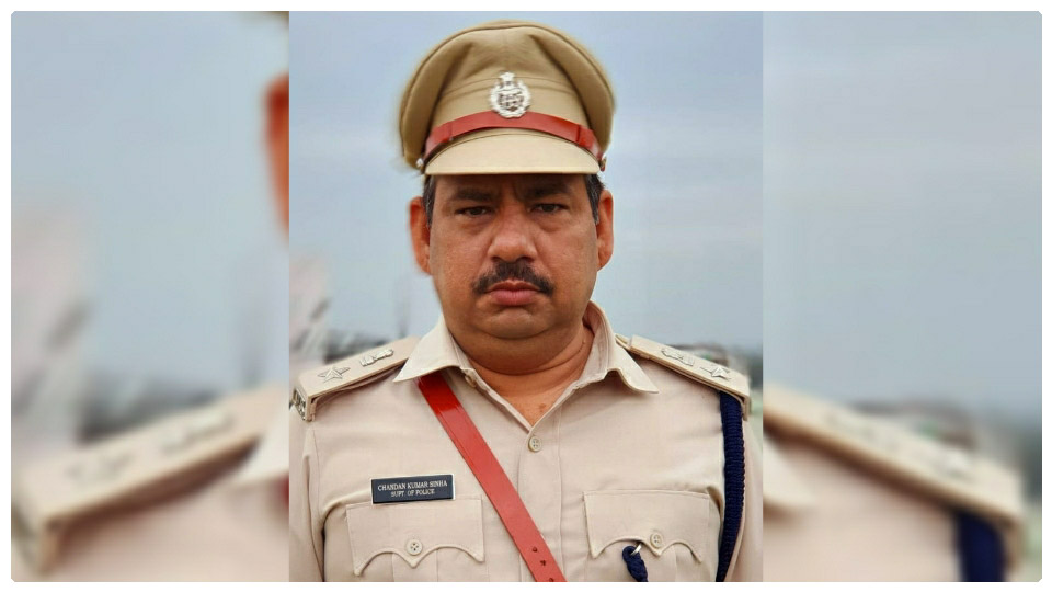 झारखंड : इस जिले के SP ने एक झटके में 36 जवानों को किया लाइन हाजिर - Jharkhand: The SP of this district, in one stroke, brought 36 jawans to the line.