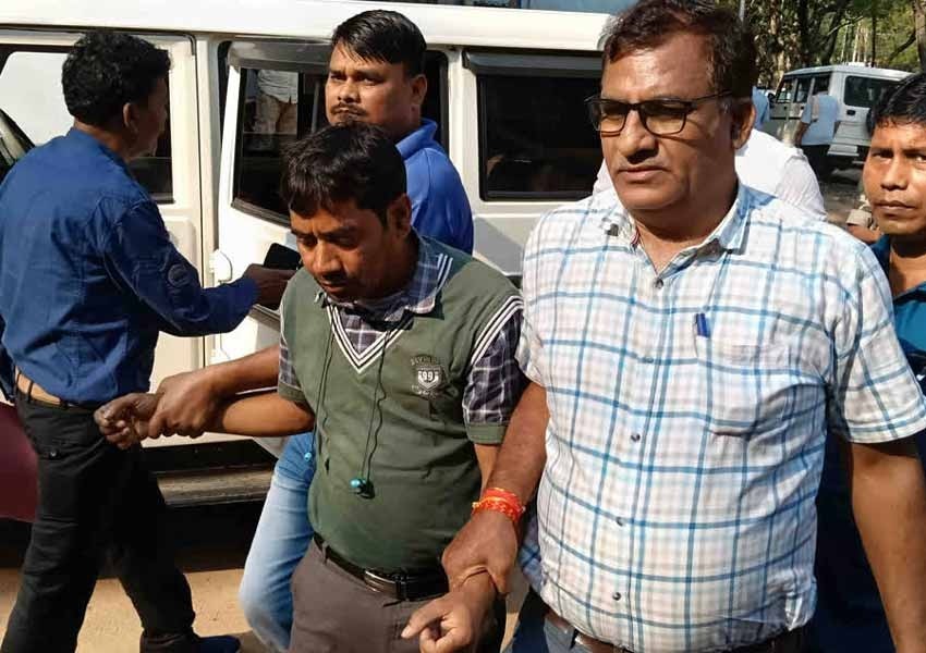 Computer Operator Arrested : Lohardagga